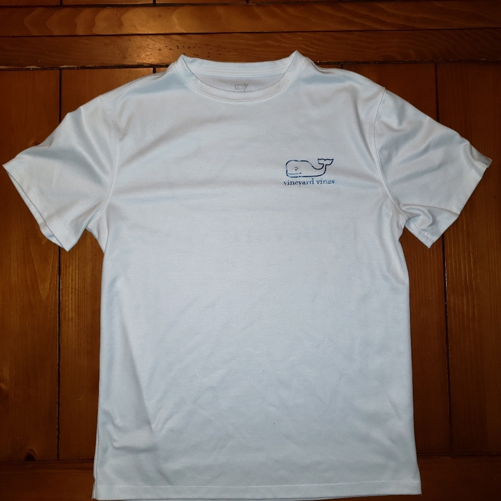 Vineyard vine tshirts